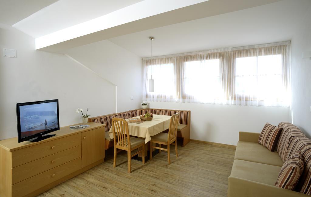 Krebishof Agriturismo Schenna Kamer foto